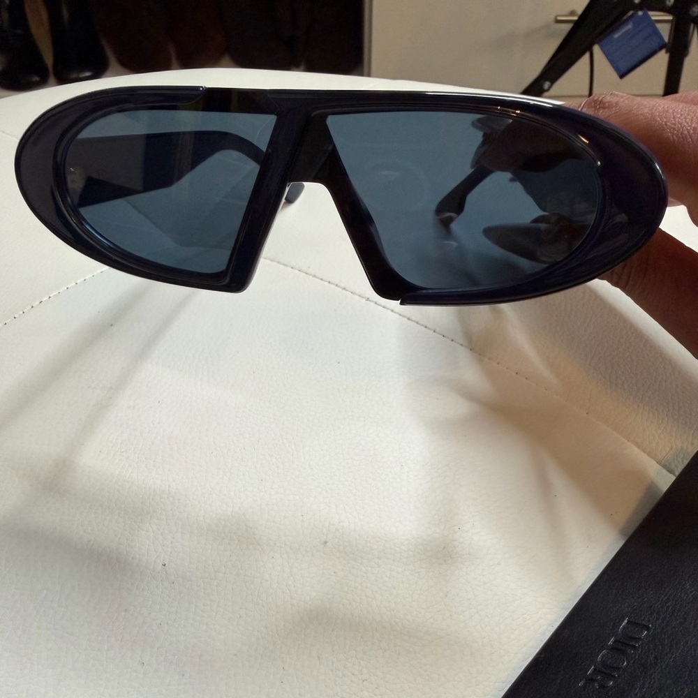 Authentic Dior Gold Logo Navy Blue Sunglasses - Picture 5 of 8